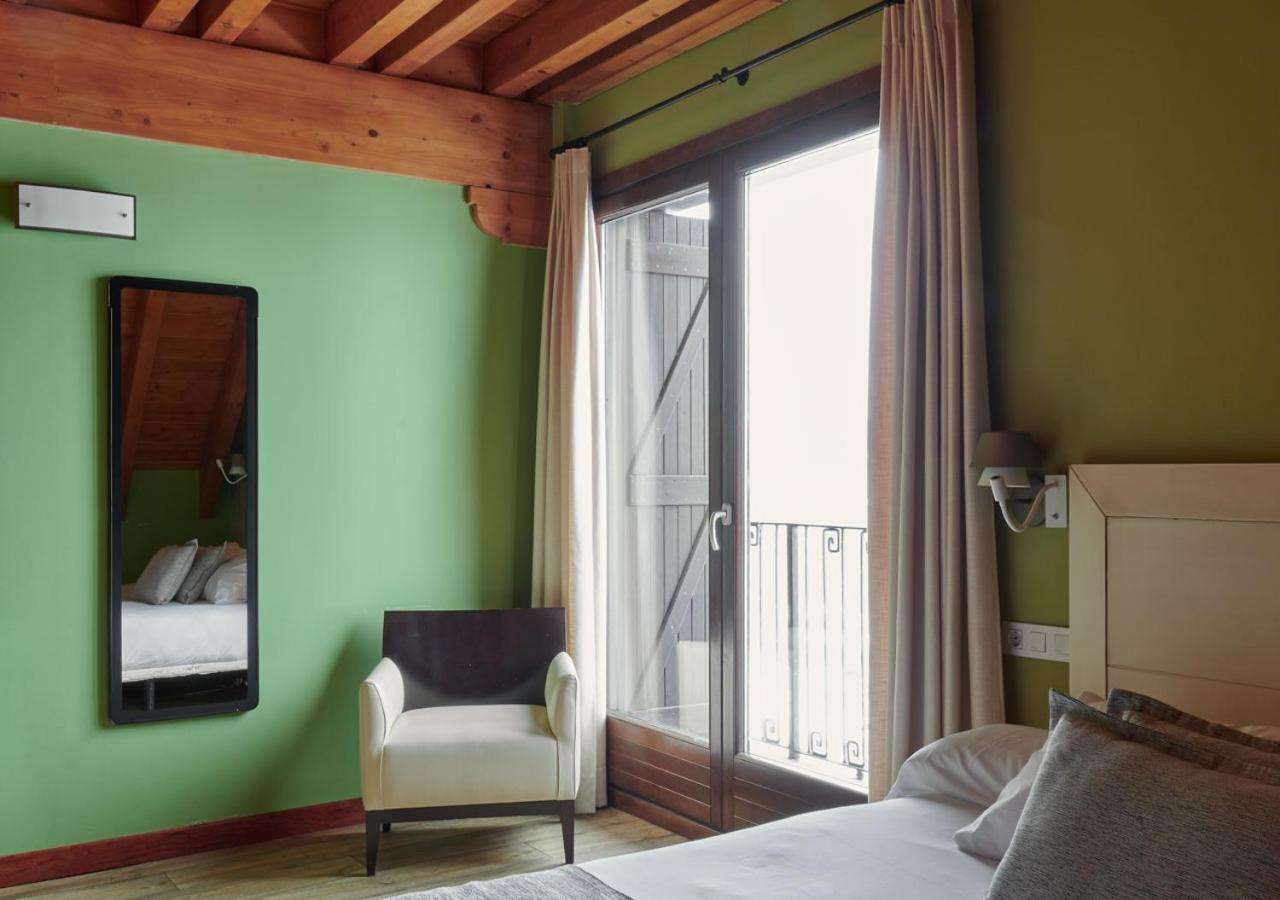 Sallent de Gállego Apartahotel Tres Quinones מראה חיצוני תמונה
